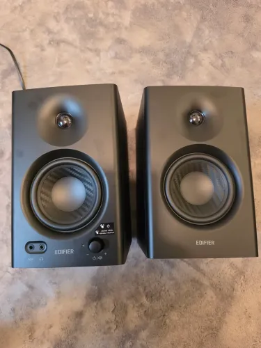 Monitor de Áudio Edifier MR4 2.0 - 42W RMS (Bluetooth)