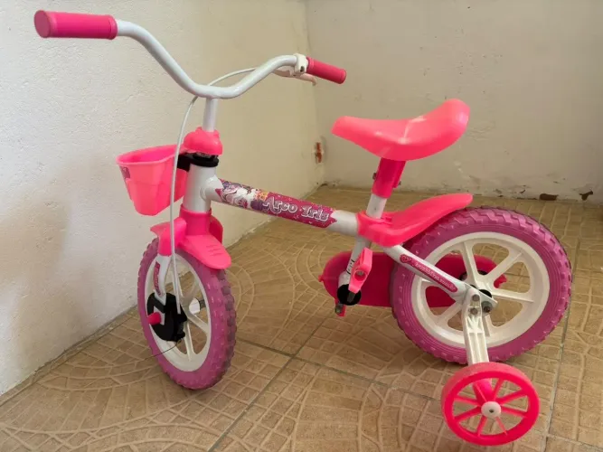 Bicicleta Aro 12 Infantil Track Bikes Arco Iris W Branco e Fucsia com Rodinhas e Cesta