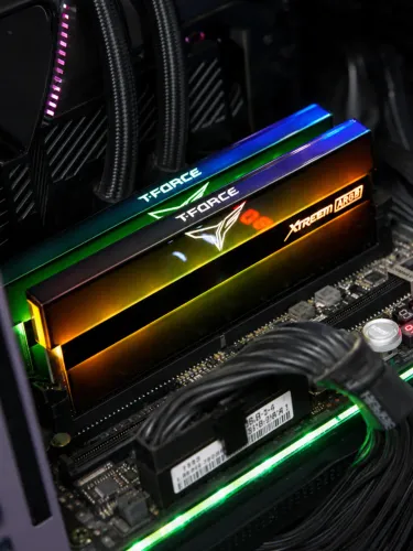 Memória Team Group T-Force Xtreem ARGB 16GB (2x8) 3200MHz DDR4 CL14 SAMSUNG B-DIE