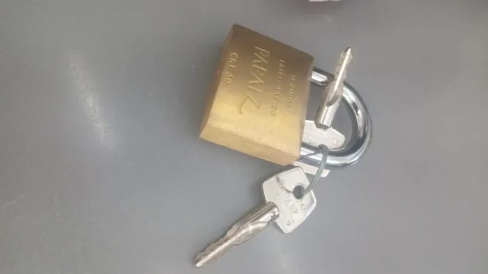 Cadeado numeração 50 e 60 chave estrela