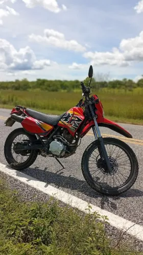 XR 200 2001 em perfeito estado de conservação, manutenção ok, documentação ok,no ponto de