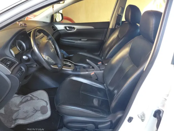 Nissan Sentra SV 2.0 Flexstart 16V Aut. 2016