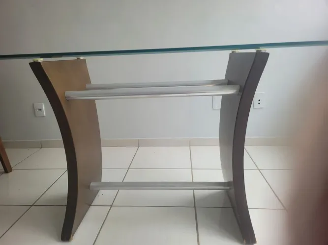 Mesa com 6 cadeiras
