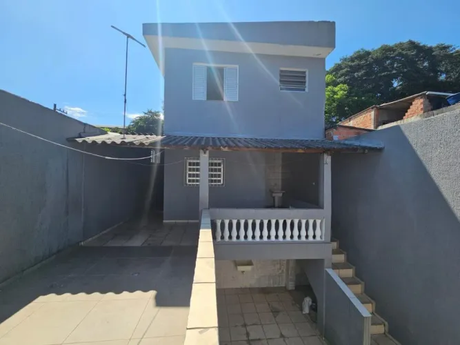 Jardim Maraca Sobrado rua tranquila a 800 metros do Metrô