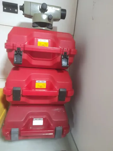 NIVEL NA2- LEICA COM ESTOJO- TRES UNIDADE