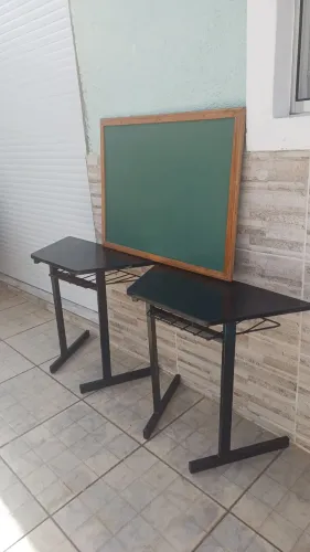 Carteira escolar  e lousa 