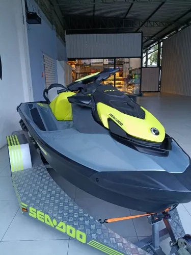 Jet ski seadoo GTI-170, modelo 2020 revisado pronto para curtir.