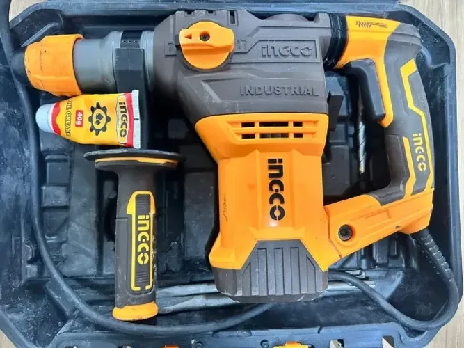 MARTELETE COMBINADO INGCO SDS PLUS 32MM 220V 1500W (USADO EM BOAS CONDIÇOES)