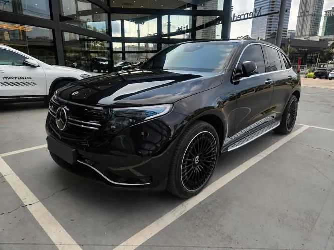 Mercedes-Benz EQC 400 4matic AMG Line (elétrico) 2022