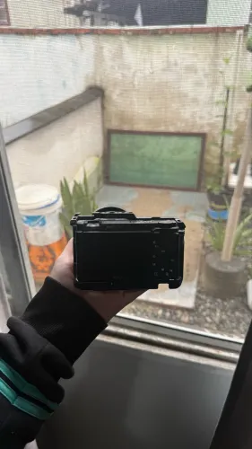 Câmera Sony zve-10
