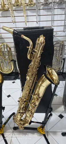 Saxofone barítono Suzuki