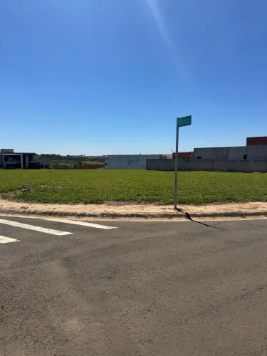 Terreno em Condomínio Fechado de 1.206 m² no Parque Residencial Indaiá, Indaiatuba-SP por 