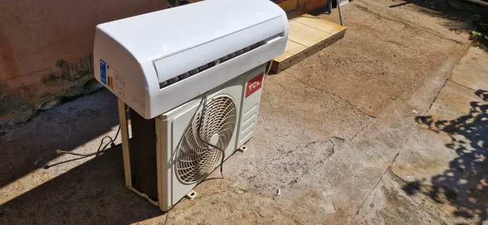 Vendo Ar condicionado Usado.Marca TCL 12000btus