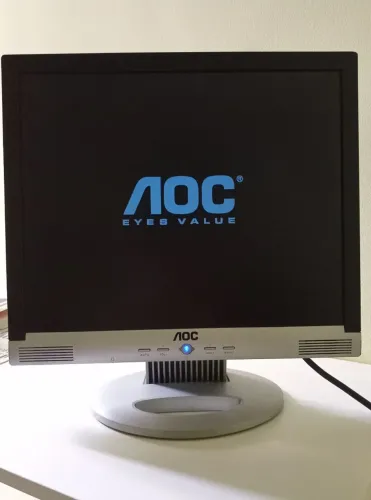 Monitor AOC Eyes Value 17 Pol. + Cabos de Dados