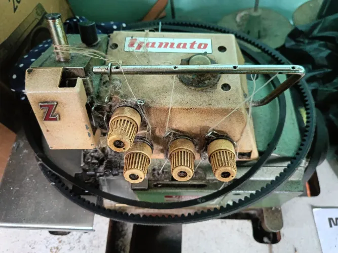 Máquina de costura 