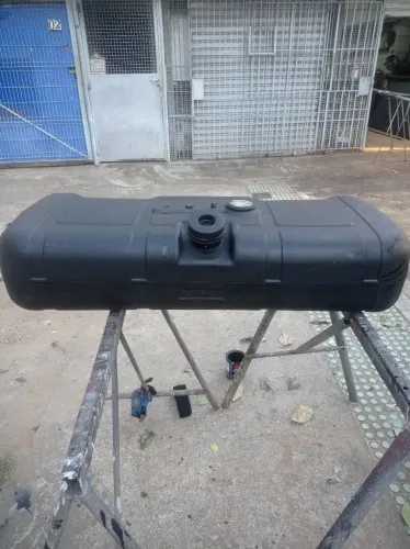 Tangue para carro de plástico