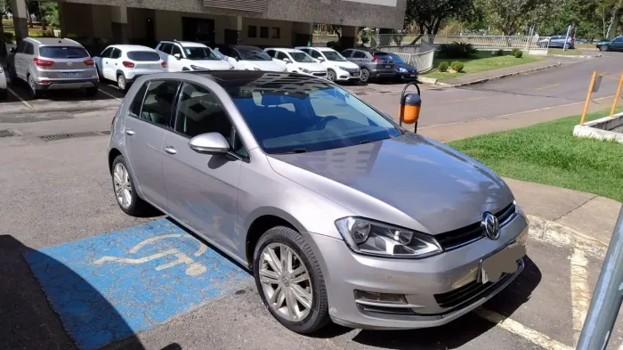 Volkswagen Golf Comfortline 1.6 MSI Total Flex Aut. 2016