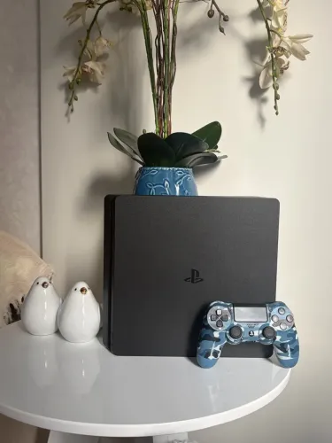 Ps4 slim 1TB conservadíssimo!