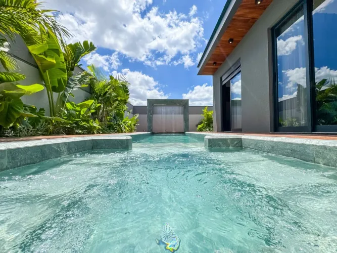 Casa à Venda no Condomínio Villa dos Pinheiros - Indaiatuba SP