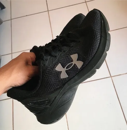 TÊNIS UNDER ARMOUR ORIGINAL ZERADO