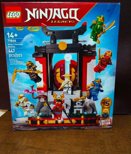 LEGO NINJAGO Aniversário de 15 Anos da Exibição de Ninjas