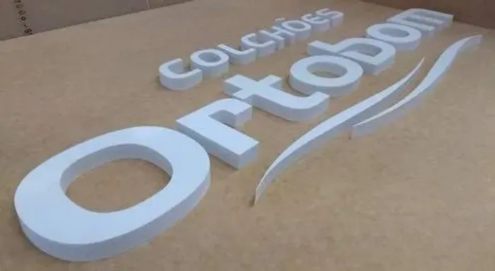 Serviço de corte cnc Router Materiais como pvc expandido acm pead acrilico mdf