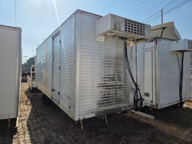 Bau Refrigerado caminhao 3/4