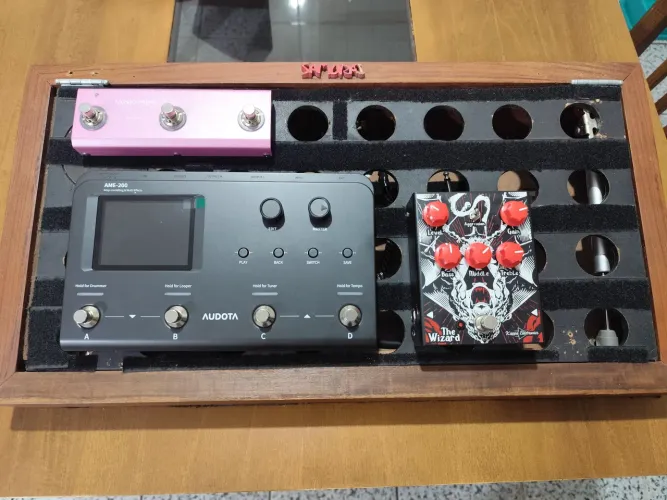 Pedalboard + AUDOTA AME-200 + TANK MINI + PEDAL THE WIZZARD