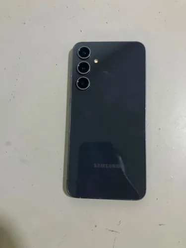 Vendo o celular S23 Fe 128 gb caixa e nota