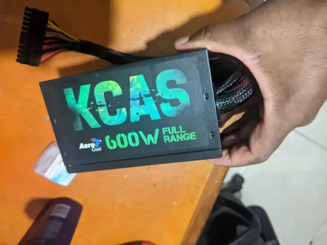Fonte PC Aerocool Kcas de 600W 80 Plus Bronze