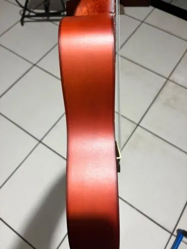 Vendo UKULELE novo