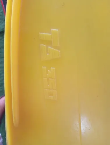 Pe de pato semi novos número 39 40 pra vende rápido 120.00 reias