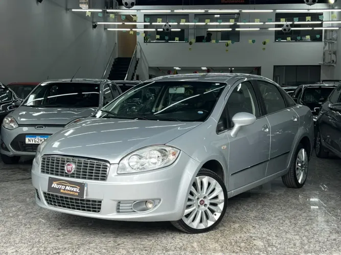 Fiat Linea Absolute 1.9/1.8 Flex Dualogic 4P 2010