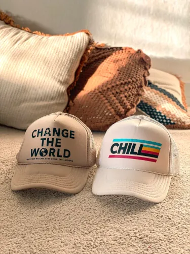 2 bonés modelos trucker ChillStrong