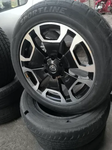 Vendo jogo de roda aro 20 com pneus 