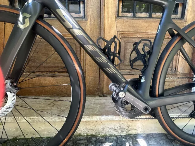 SCOTT ADDICT RC 15 - ULTEGRA Di2 - CARBONO 