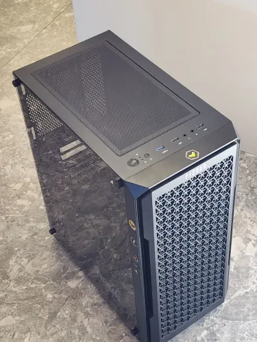 Gabinete Mid Tower Apus