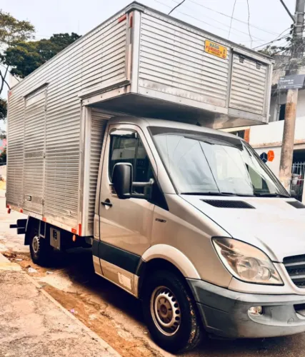 Mercedes-Benz Sprinter 311 CDI Street 2013 Baú Alto - 139 mil km - Excelente para Trabalho