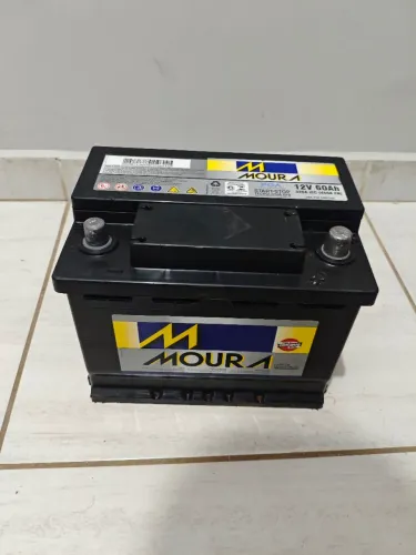 Bateria Moura 60 amperes EFB start stop Semi nova com garantia valor a base de troca 