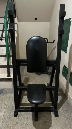 Desenvolvimento ombros livre - Aparelho de musculação