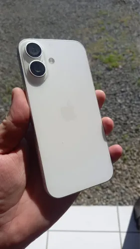 iPhone 16
