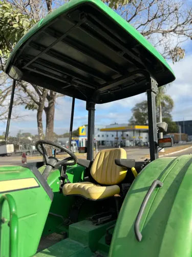 Trator John Deere 5075e