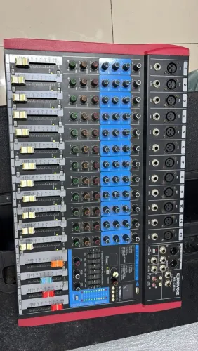 Mesa de Som Soundvoice MS-12EUX - 12 canais com efeitos e USB - Perfeito estado