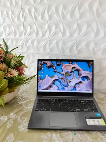 Notebook Samsung Book - Intel Core i3 11ª Ger / 256GB SSD / Tela Full HD