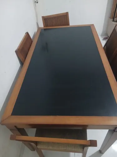 Mesa e sofá retrátil