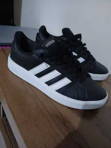 Vende-se Tênis Adidas