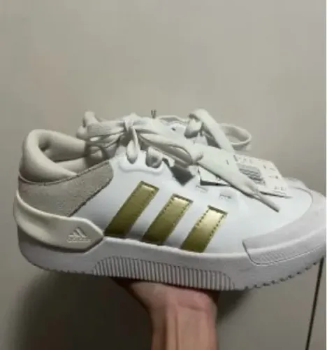 tênis adidas court funk branco dourado 
