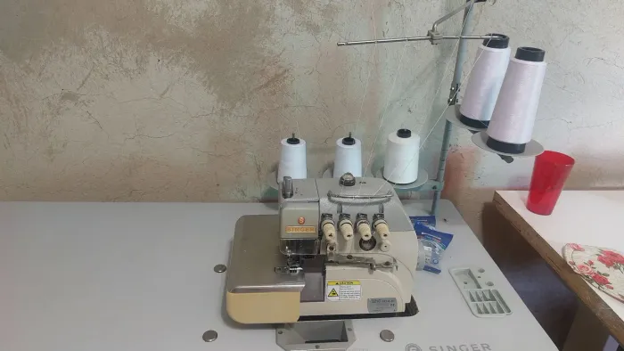 Vendo interlock Singer URGENTE