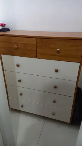 Vendo Cômoda Usada - Ótimo Custo-Benefício