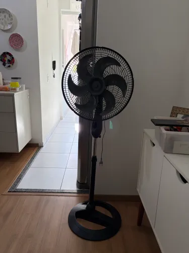 Vendo ventilador seminovo 